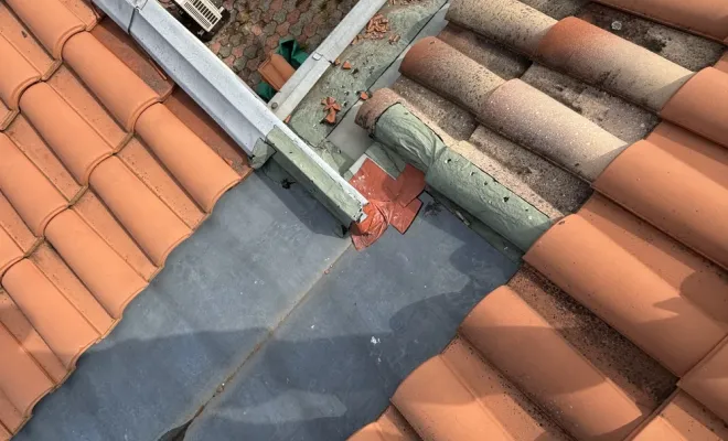 Pourquoi faire vérifier sa toiture pour la zinguerie quand elle est en mauvais état ?, Bordeaux, WJ Couverture