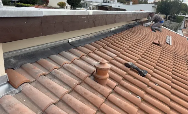 Remplacement de zinc chêneaux, bavette, solin, faîtage à Saint-Médard, Bordeaux, WJ Couverture