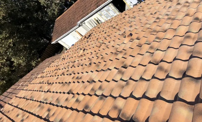 Remplacement de l'isolation et remplacement des tuiles au lège cap ferret, Bordeaux, WJ Couverture