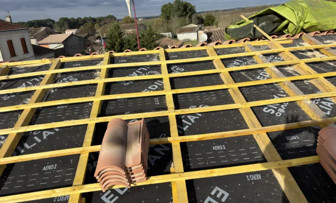 Toiture complète avec charpente, litonnage, pare pluie tuiles et velux , Bordeaux, WJ Couverture