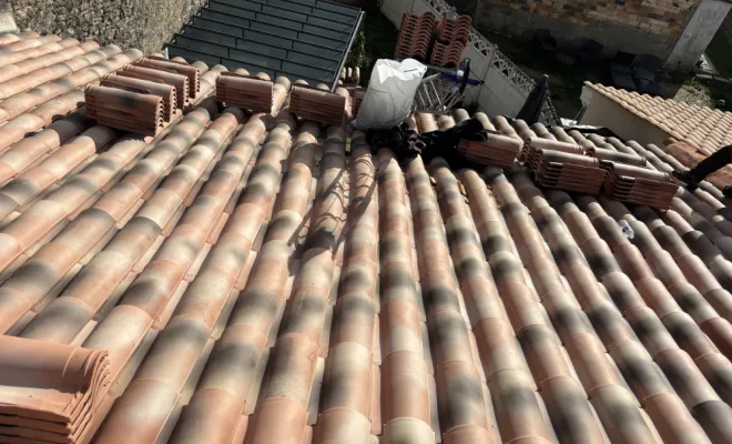 Toiture complète avec charpente, litonnage, pare pluie tuiles et velux , Bordeaux, WJ Couverture