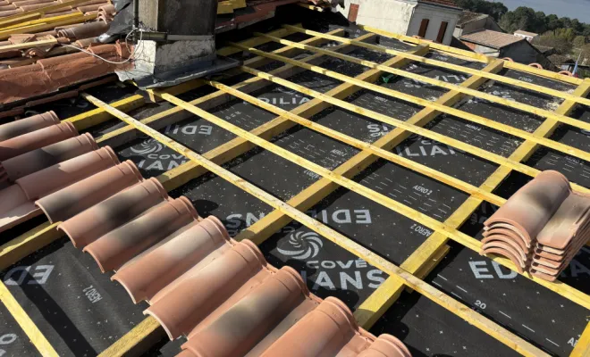 Toiture complète avec charpente, litonnage, pare pluie tuiles et velux , Bordeaux, WJ Couverture